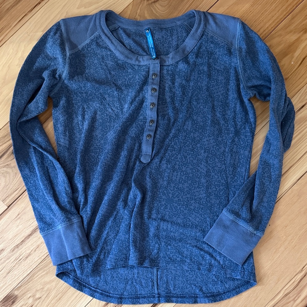 Kuhl Women's Navy Blue Long-Sleeve Henley Top